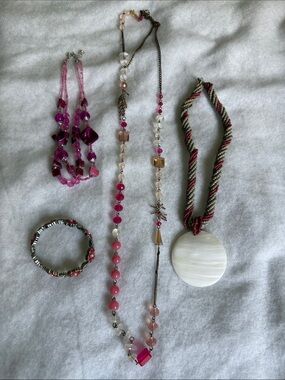 3 Beaded Pink Multi-Necklace Set with Mother-of-Pearl Pendant and Bracelet
